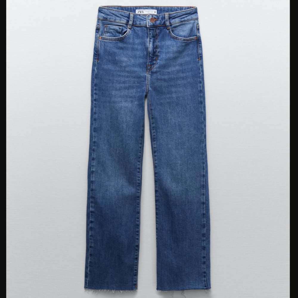 Zara High-Rise Mini Flare Jean (NEVER WORN)